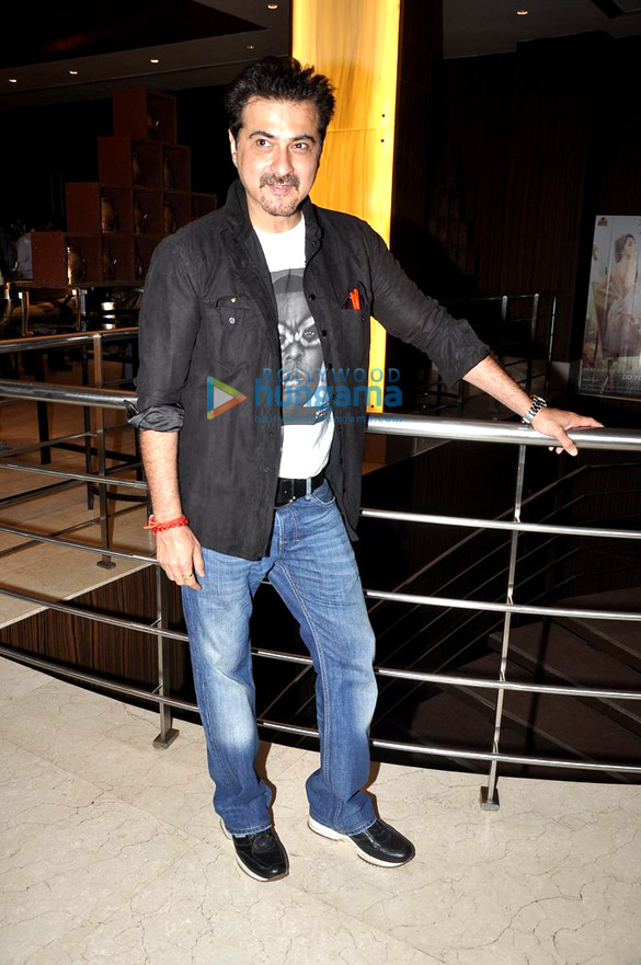 sanjay kapoor promotes the film kahin hai mera pyar 9