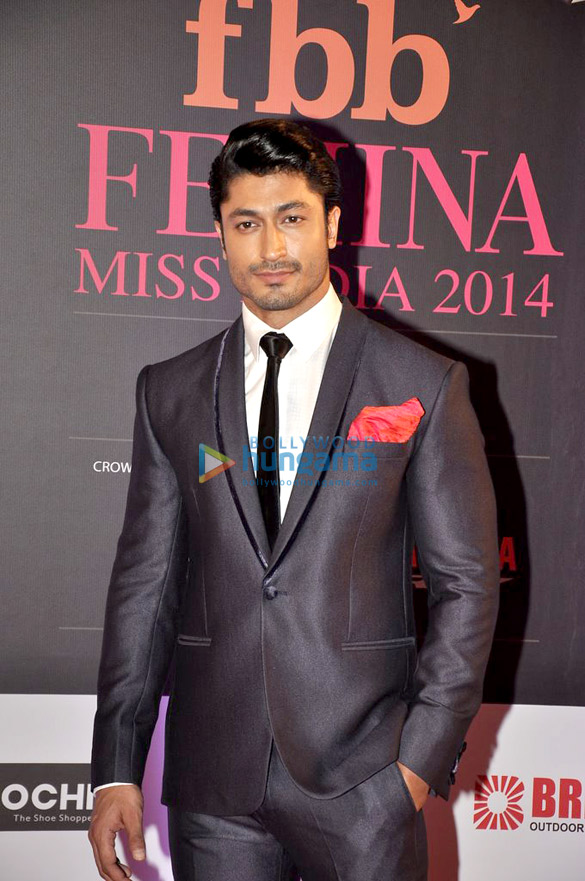 celebs grace the femina miss india 2014 finale 6