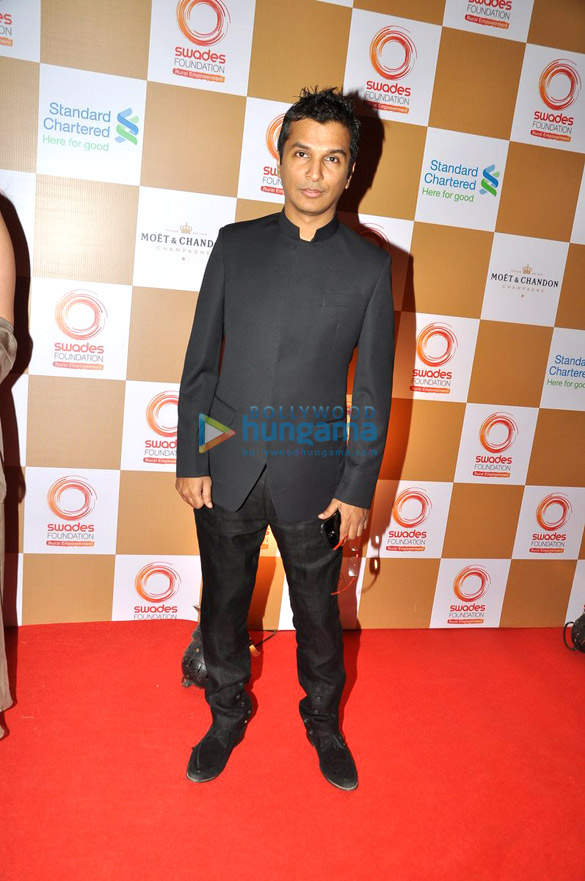 bachchans sonakshi bipasha grace swades foundations show 23