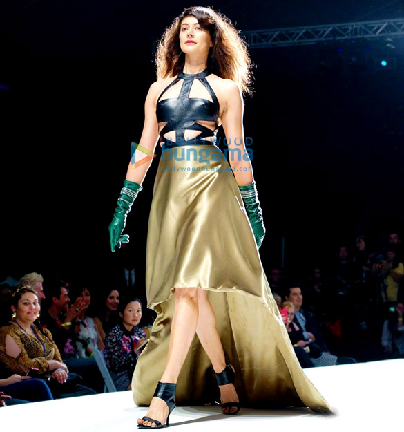 pooja batra walks the ramp at the l a fashion week 2