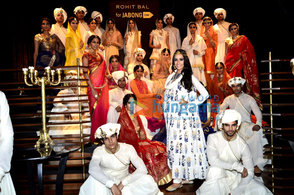 shraddha kapoor walks for rohit bal jabongs fashion show 2