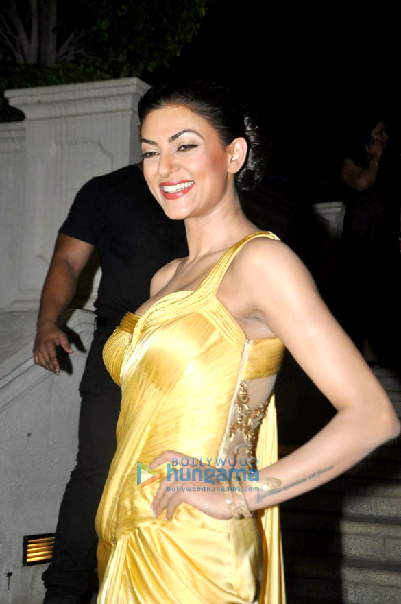 sushmita sen walks for sonaakshi raajs show 14
