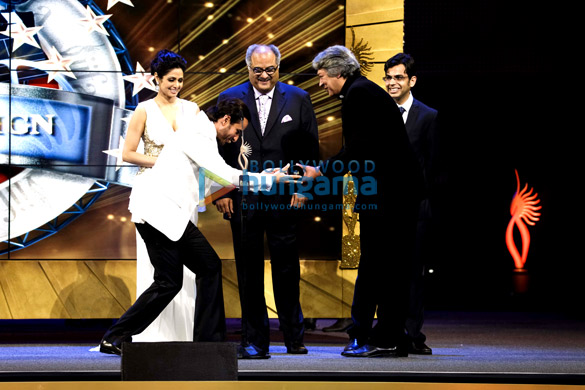 green carpet of iifa rocks 56