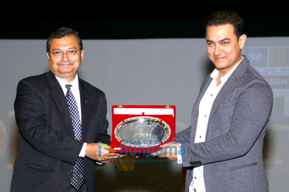 aamir ranbir deepika kangna at ndtv indian of the year 2013 awards 10