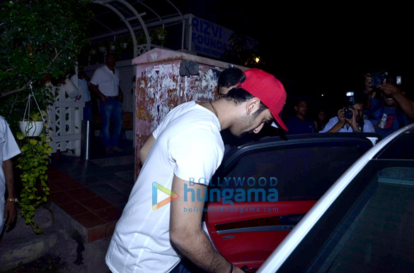 ranbir kapoor snapped in casual look 7