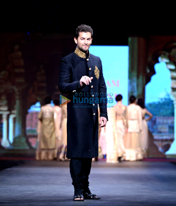 ranbir kapoor at the cancer patients aid associations fashion show by shaina nc 6