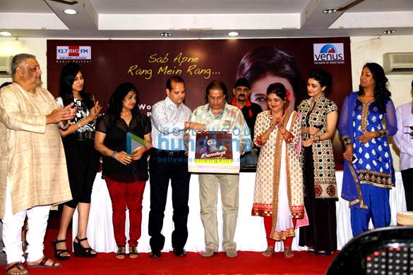 kashmera shah snapped at the launch of govindas sisters album bandagi 2