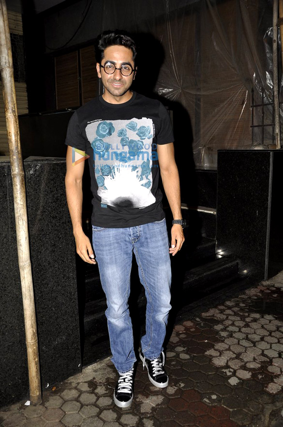 ayushmann khurrana snapped in bandra 7