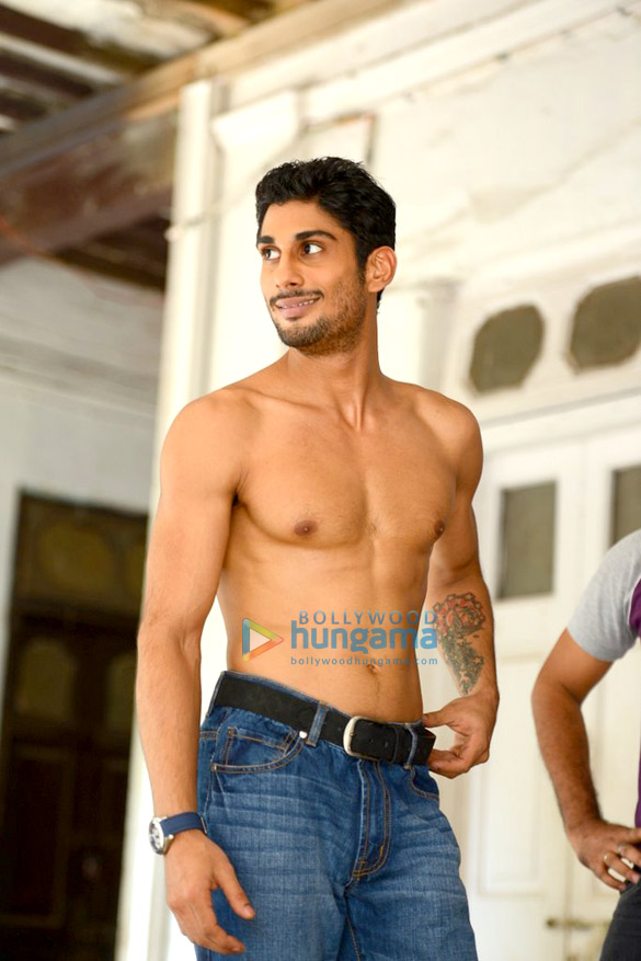 prateik paoli snapped shooting for bengali film auroni taukhon 6
