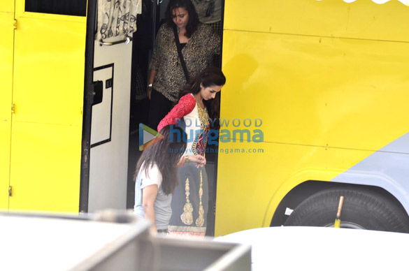 malaika arora khan snapped on the sets of an ad shoot 6