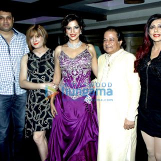 Tanisha Singh celebrates her birthday with friends