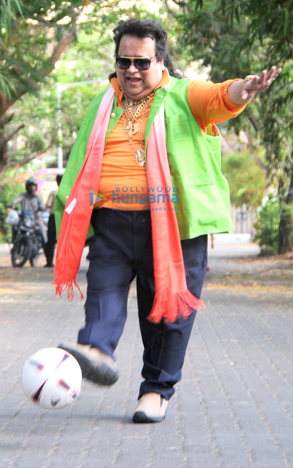bappi lahiri launches life of football song video for fifa 12