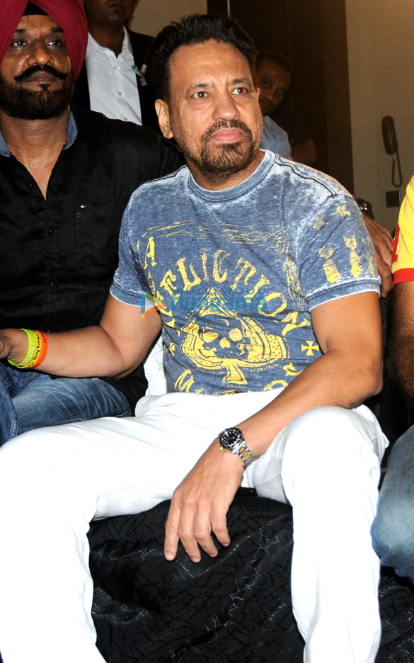 yuvraj harbhajan grace mehfil e sartaaj on world music day 31