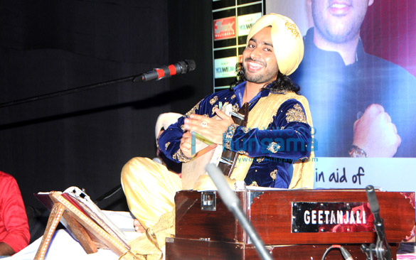 yuvraj harbhajan grace mehfil e sartaaj on world music day 9
