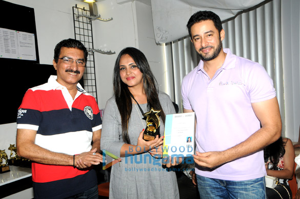 bharat dorris host a felicitation ceremony for their students 5