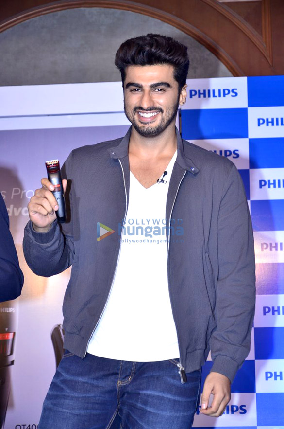 arjun kapoor endorses philips indias male grooming range 4