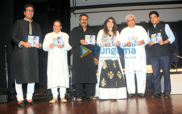 launch of smita parikhs book of poetry main panth niharu 2