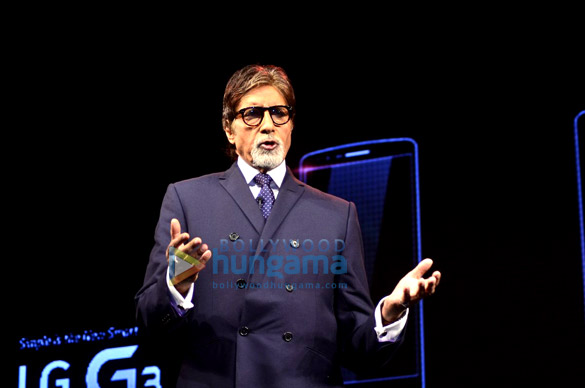 amitabh bachchan unveils new lg g3 smart phone 10