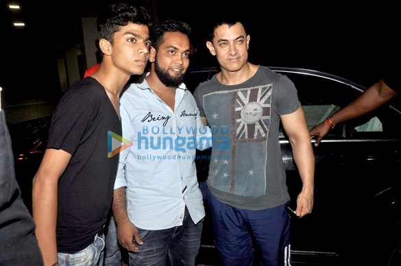 aamir khan snapped with fans 5
