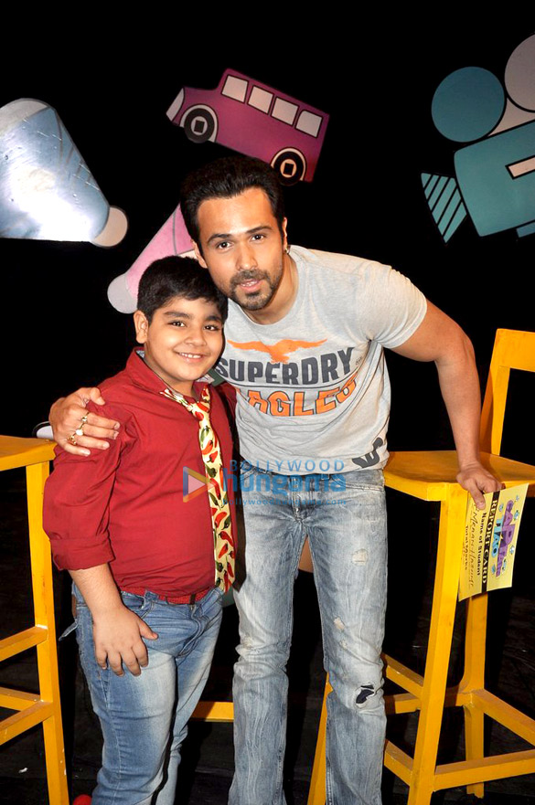 emraan hashmi snapped on the sets of captain tiao 3