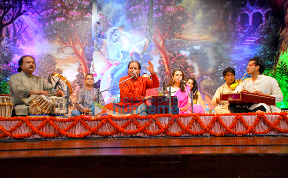 launch of vandana somayias album bhakti vandana 13
