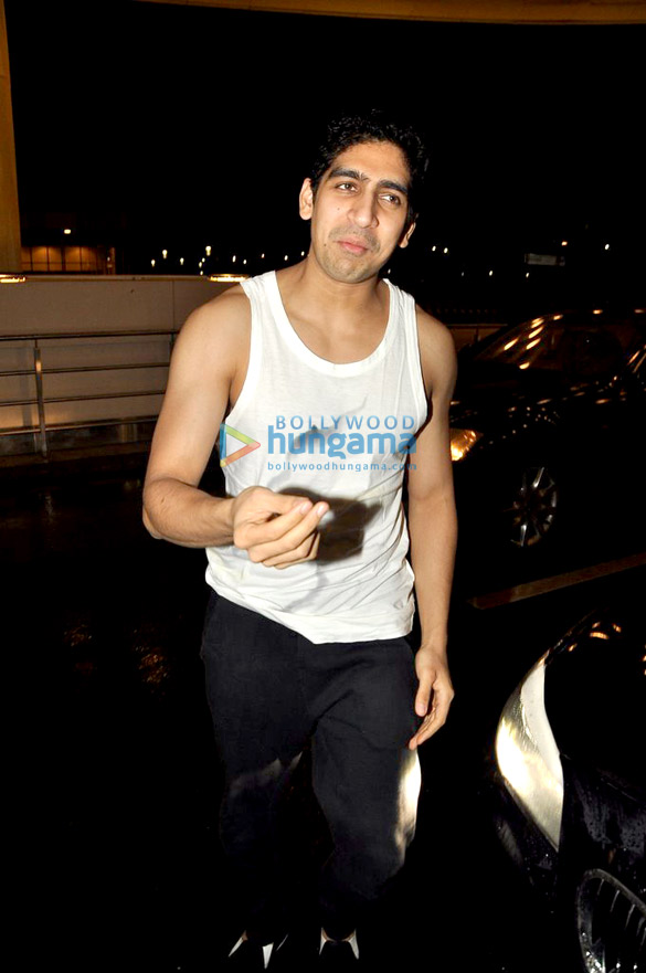 alia ayan snapped at the airport 4