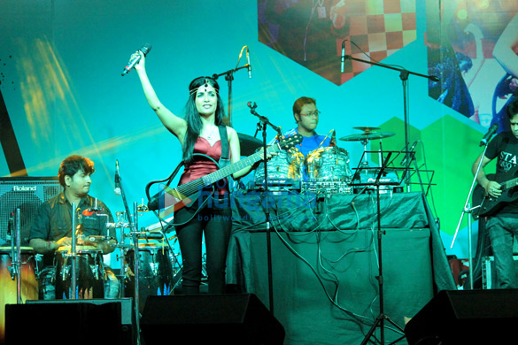 shibani kashyap performs at pheonix marketcity 5