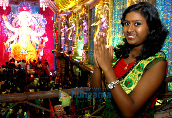 stars came to take blessings at mumbai cha raja 9