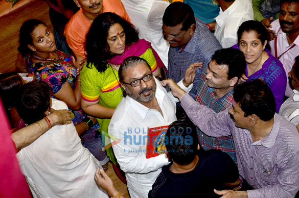 arjun rampal visits lalbaug cha raja to take blessings for his next hindi film daddy 4