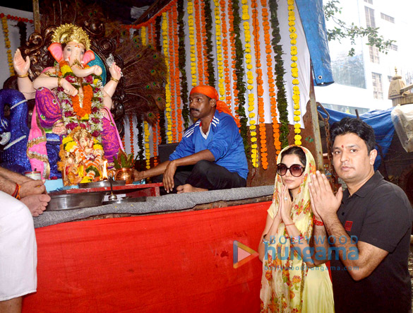 vikram bhatt bhushan kumar divya khosla kumar at the t series ganpati visarjan 3