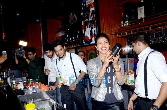 priyanka chopra launches siddharth chopras the mugshot lounge in pune 10