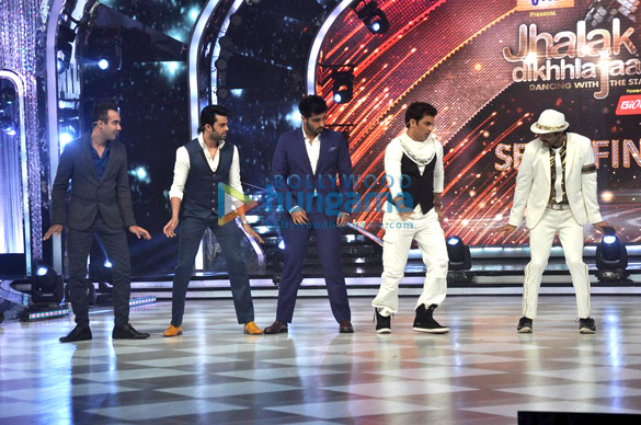 deepika padukone arjun kapoor on the sets of jhalak dikhhla jaa 8