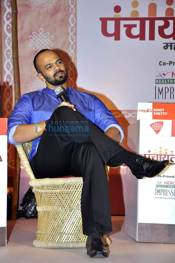 aamir khan and other celebs at panchayat aaj tak talk show 6
