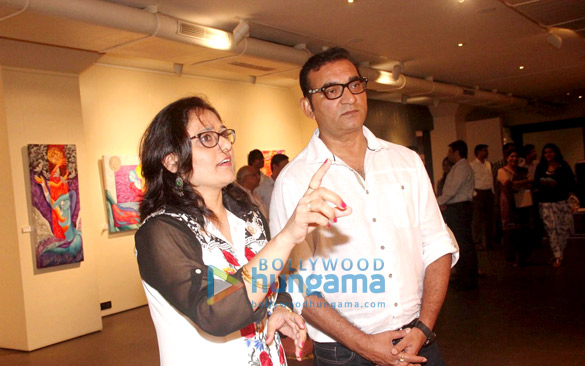 abhijeet graces shashi thakurs show of her new paintings titled beyond the seas 7