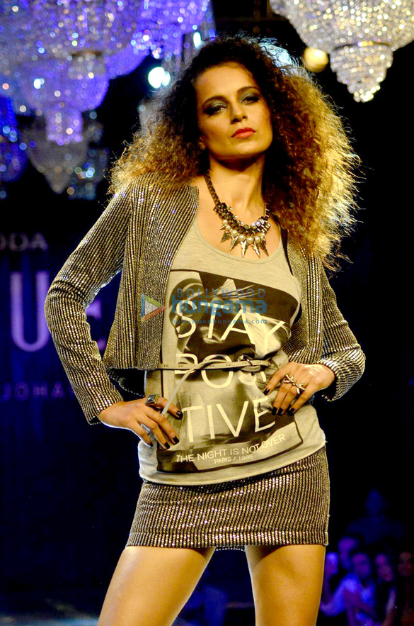 kangna ranaut walks for karan johars vero moda collection launch 3