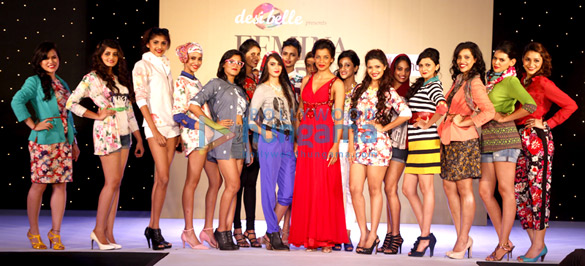 mugdha godse walks for femina style diva 2014 4