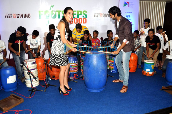 purab kohli tara sharma at footsteps goods fund raiser event 2