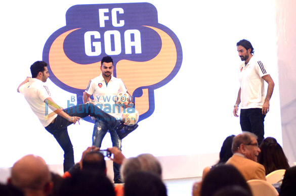 varun dhawan unveils fc goa look for indian super league 7