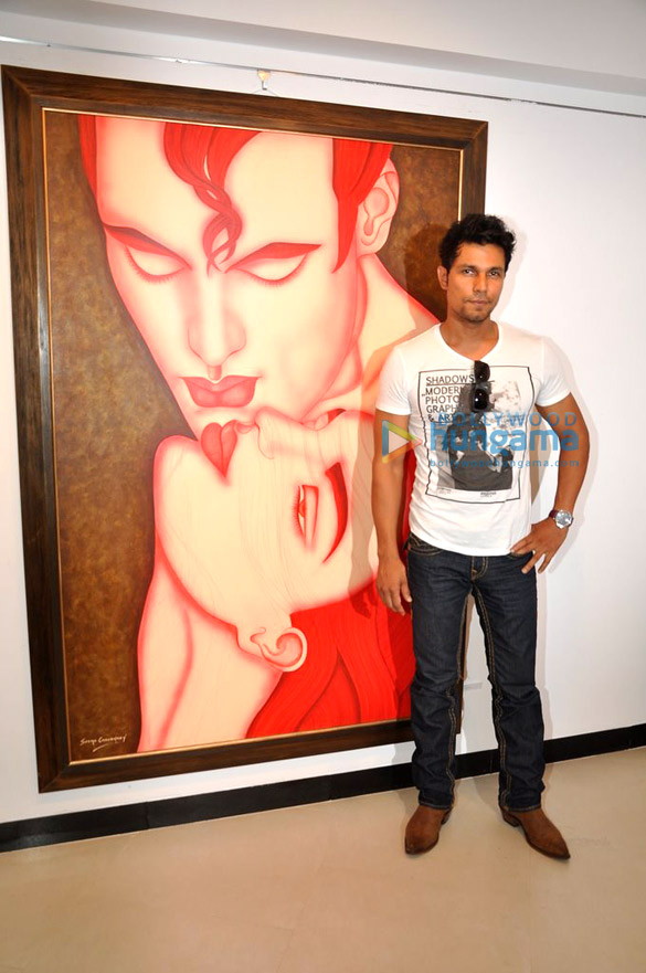 randeep hooda tia bajpai grace the inauguration of nitin chaudharys art show 6
