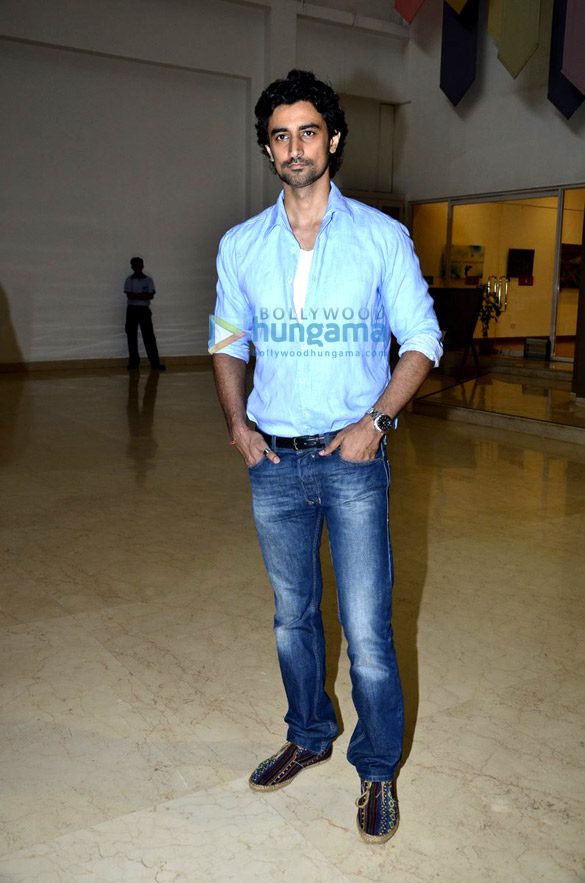 vivek oberoi kunal kapoor grace giving back ngo india event 7