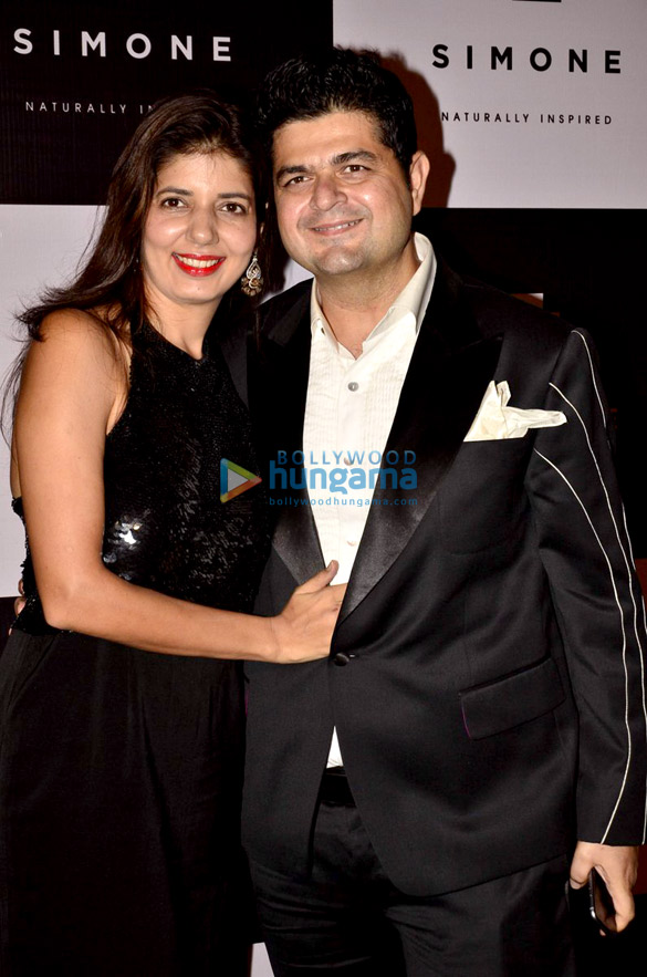 gauri khan sussanne khan at simone aroras store launch 18