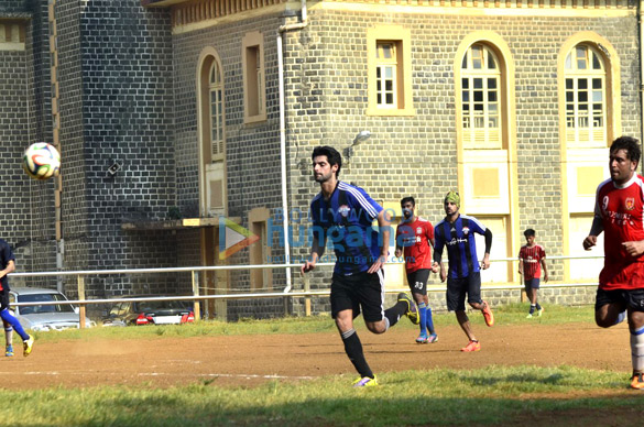 dino morea others snapped playing football 8