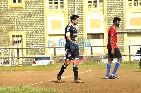 dino morea others snapped playing football 5