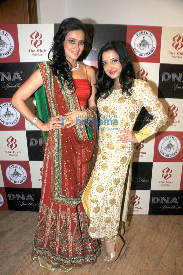 amy billimoria presented her exuberant and classy collection the wedding day 29