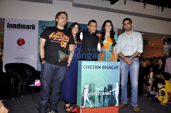 kirti sanon ekta kapoor at the launch chetan bhagats new book half girlfriend 6
