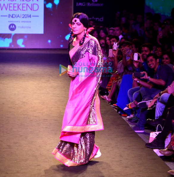 sunil grover walks for mandira bedi at myntra fashion weekend 2014 7