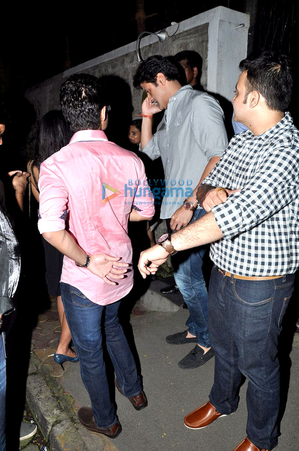 armaan kohli snapped with mystery girl 5
