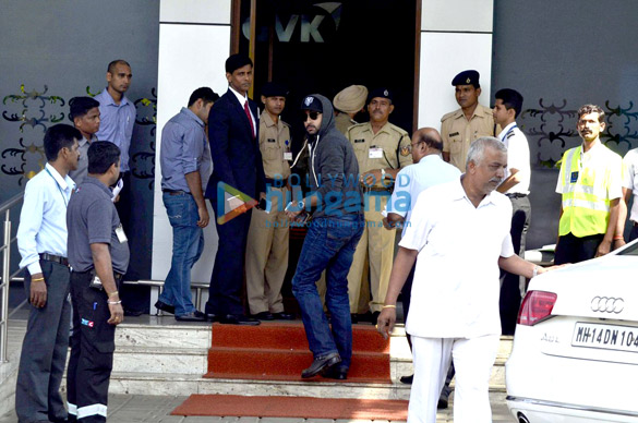 amitabh bachchan ranbir kapoor nargis fakhri snapped en route to indian super league launch 5