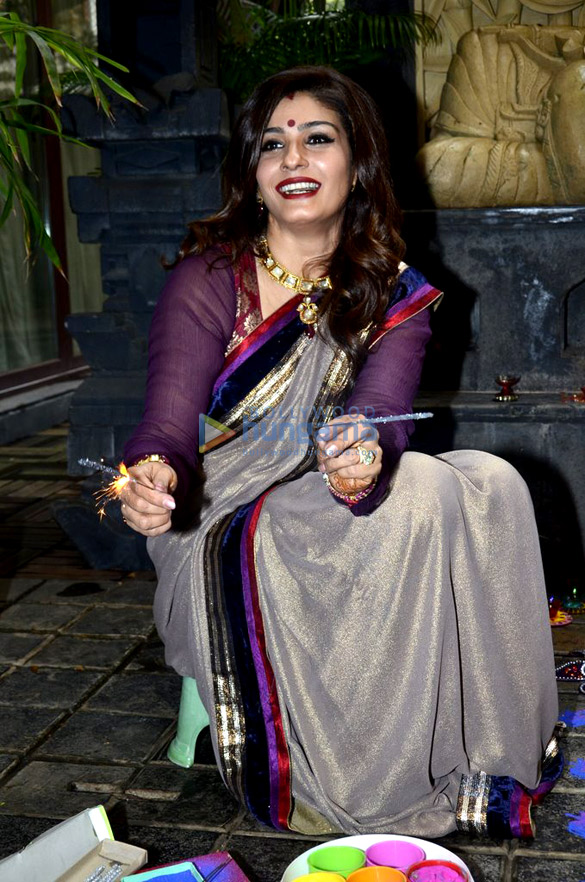 raveena tandon celebrates diwali 2