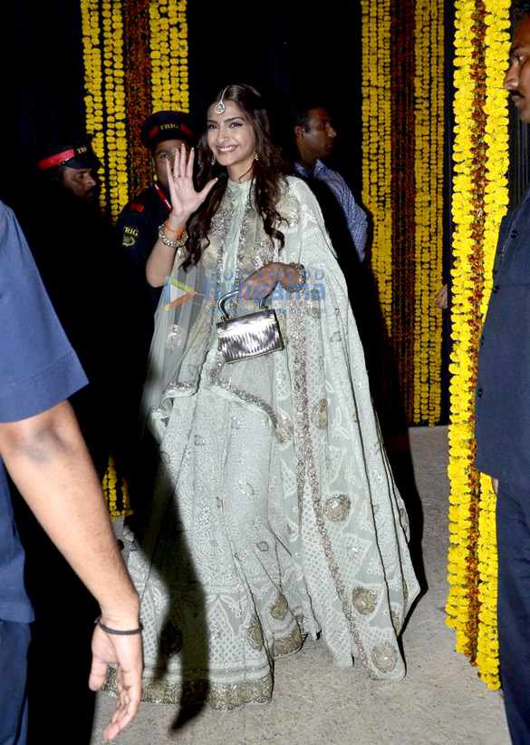 amitabh bachchan and family celebrate diwali in style 60